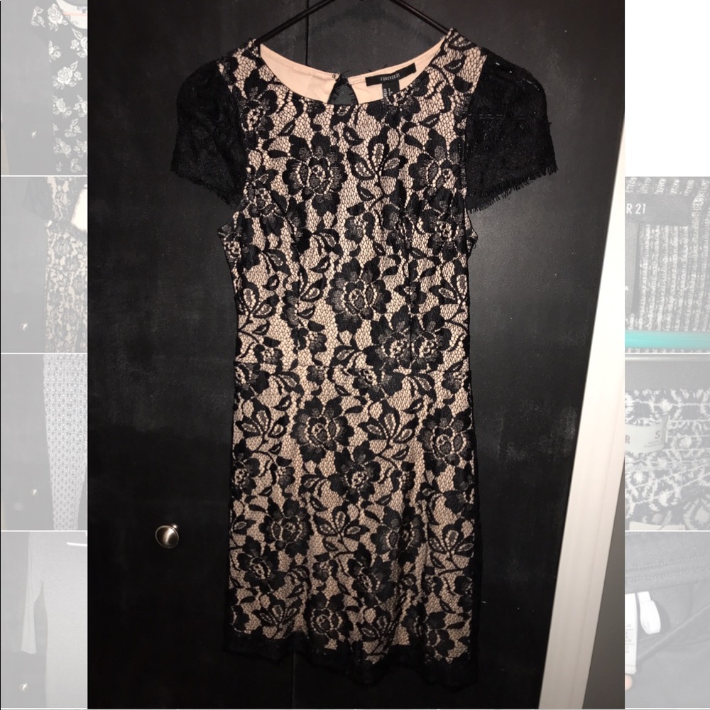 Lace key hole back mini dress